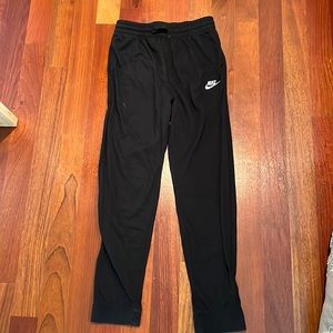 Nike Standard Fit joggers kids xl black